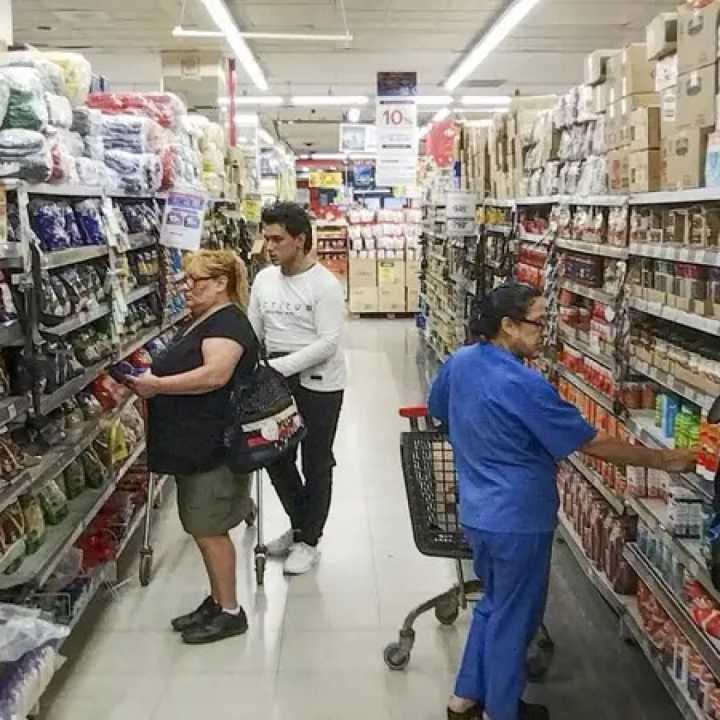 Los alimentos aumentaron casi 1% en la cuarta semana del mes y la inflación de octubre se aceleró al 3%