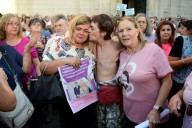 Indignación en España por retrasos en la detección del cáncer de mama