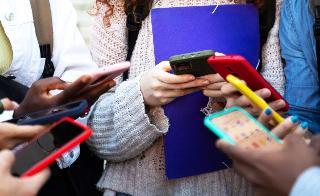 This City Limits Smartphone use to Two Hours a Day — Citizens Divided over the Rule