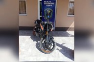 Locura en el interior santiagueño: mujer intentó prender fuego la moto en un control vehicular
