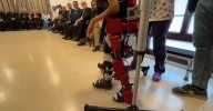 El 'milagro' de Arbel: caminar gracias al exoesqueleto del Centro de Estimulación Precoz del Buen Fin