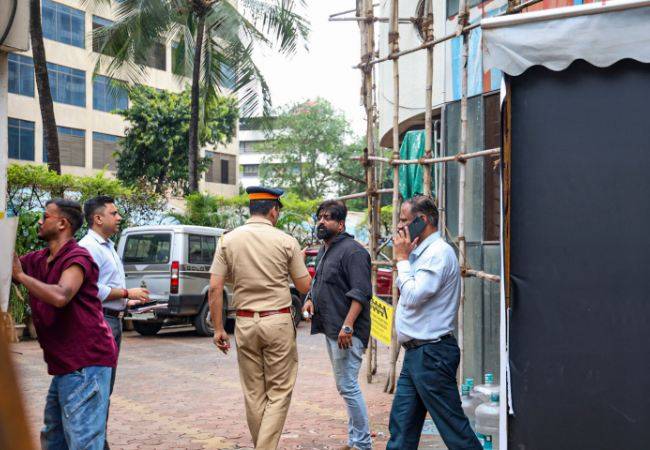 Cop who fired at Mumbai hostage-taker sensed 'real threat' due to...