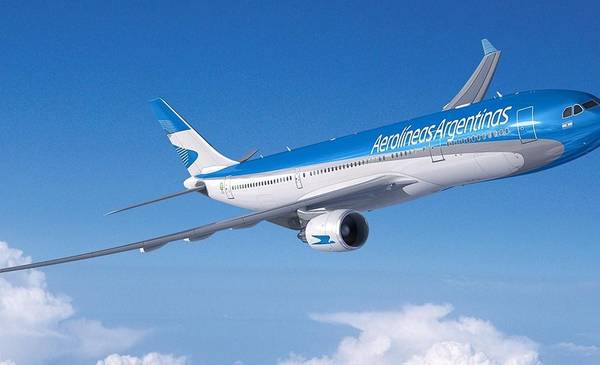 Un vuelo de Aerolíneas Argentinas que iba a Córdoba fue desviado por una falla