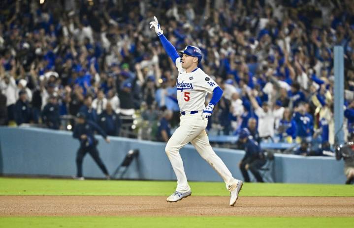 Freddie Freeman’s walk-off homer lifts Dodgers to 18-inning win in World Series Game 3
