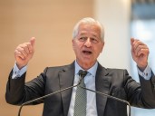 Furor por la visita del número uno de Wall Street: cumbre con CEOs, cóctel con líderes globales y visita a Milei