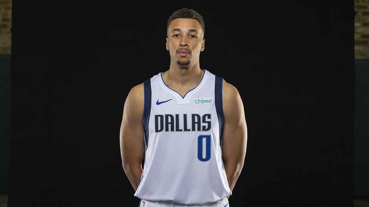 Mavericks guard dealing with concerning knee injury