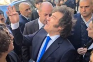 "Hijo de...". La respuesta de Javier Milei a un vecino que lo insultó desde un balcón en Mar del Plata