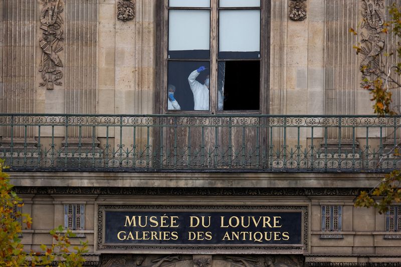 Paris' Louvre museum reopens following jewelry heist