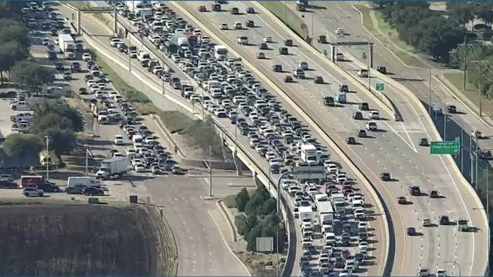 Dallas North Tollway accident: Crash closes northbound lanes of DNT in Plano