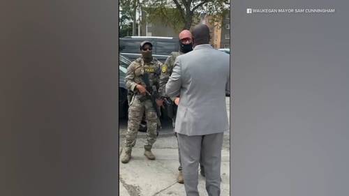 Waukegan Mayor Sam Cunningham steps in as federal agents detain woman outside City Hall: VIDEO