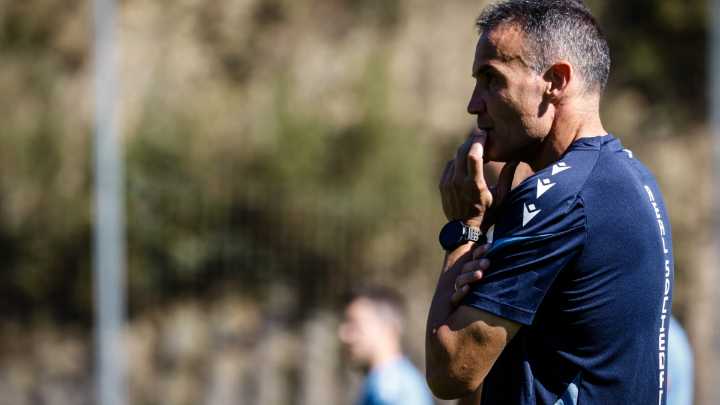 Puede caer el primer entrenador de Primera