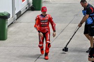 El campeón del mundo pasa de nuevo por quirófano: Márquez se opera