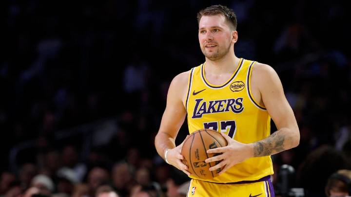 Luka Dončić makes Lakers history, surpasses Michael Jordan on NBA leaderboard with two