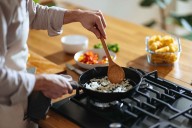 What are the secrets to eating well and living longer? Submit a question to nutrition expert Leslie Beck