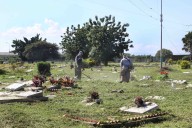 Realizan labores de limpieza en el Cementerio Metropolitano
