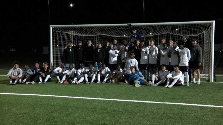 Bowling Green boys soccer wins 14th District championship 2