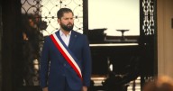 Disputa entre Boric y Kast agita la presidencial a 22 días de la elección