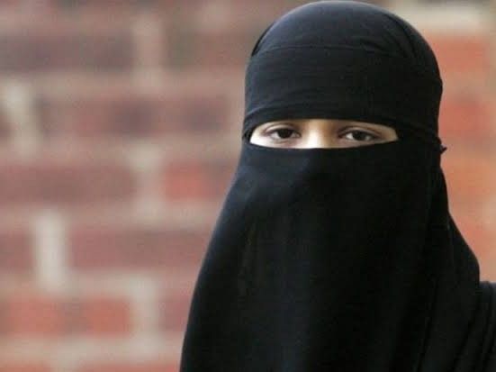 8th grade student came wearing hijab in Kerala school:Commotion when stopped at the gate; management declares two