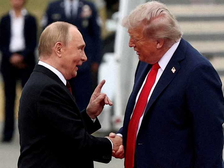 La guerra en Ucrania: Vladimir Putin y Donald Trump hablan por teléfono, dos meses después de cumbre en Alaska