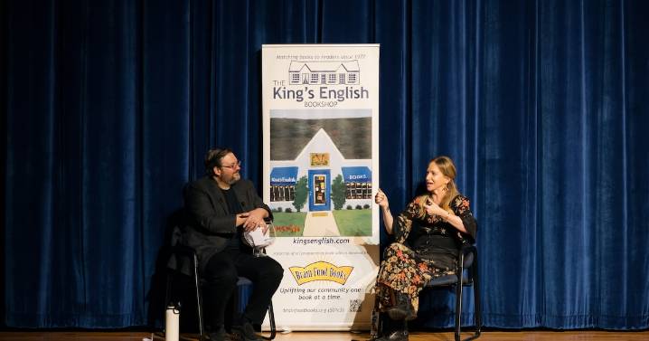 Leigh Bardugo and Brandon Sanderson talk fantasy heists, discomfort in writing and share advice