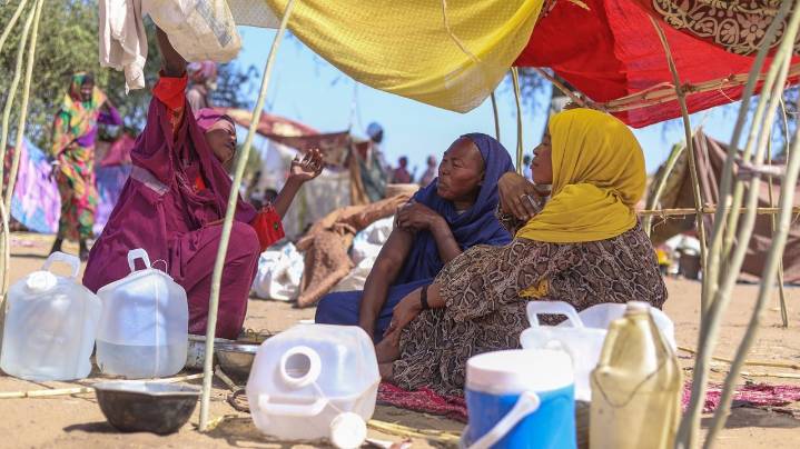 Sudan's paramilitary forces killed hundreds at a hospital in Darfur, residents and aid workers say