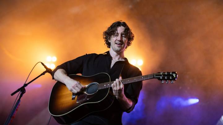 Dean Lewis Addresses Allegations of Inappropriate Behavior With Fans