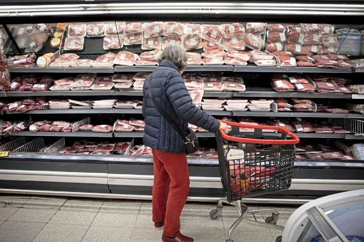 Expectativas en baja. Aumenta el pesimismo entre los consumidores, según un estudio