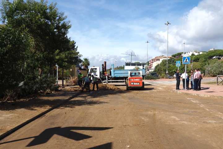 El Ayuntamiento de Palos de la Frontera comienza rápidamente los desperfectos ocasionados por las lluvias en Mazagón