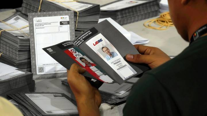 Bolivia elige presidente entre dos candidatos de derecha
