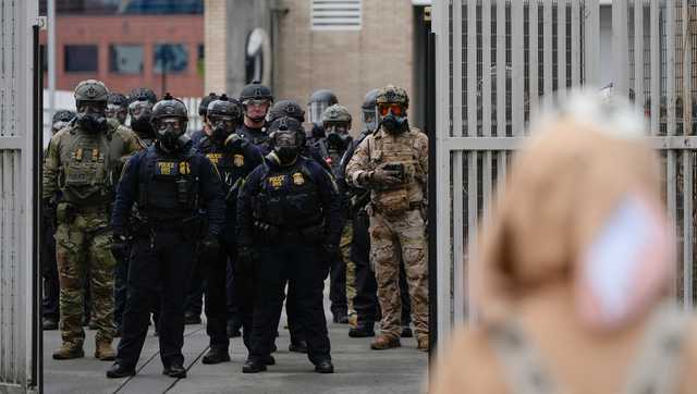 US appeals court says Trump can take command of Oregon troops though deployment blocked for now