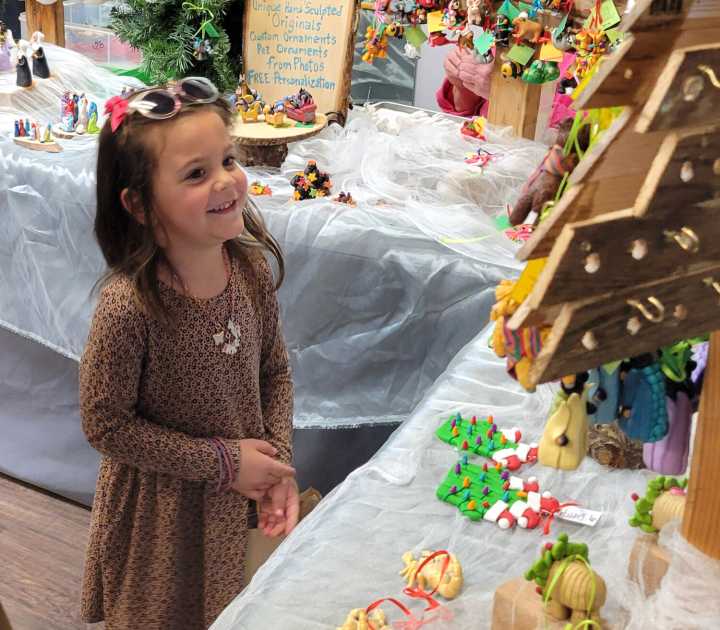 Gift market returns to Holland Center