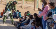 Juez bloquea polémica política de Trump sobre menores migrantes