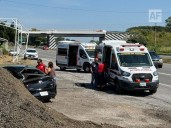 Atiende Protección Civil Cuauhtémoc accidente vehicular en la autopista Guadalajara