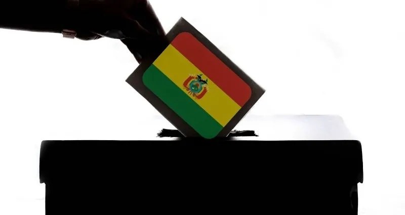 Bolivia elige presidente: quiénes son los candidatos que se enfrentan en el balotaje