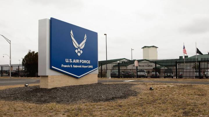 Shutdown imperils paychecks for some 2,000 military members who live on Long Island