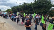 Organizaciones sociales marchan en #Oaxaca de Juárez por 15 aniversario del asesinato de Catarino Torres Pereda; exigen justicia