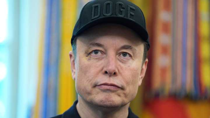 Musk hijacks Tesla earnings call to vouch for $1 trillion pay plan