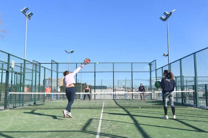Tomares abre el plazo de inscripción para las Ligas de Pádel, Tenis y Pickleball 2025
