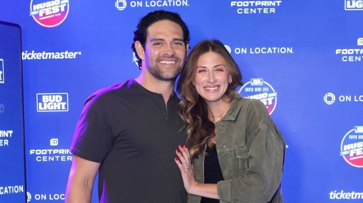 Mark Sanchez’s Wife, ‘Chad Powers’ Actress Perry Mattfeld, Recently Shared His Thoughts on the Hulu Series | Chad Powers, Mark Sanchez, Perry Mattfeld | Celebrity News and Gossip | Entertainment, Phot