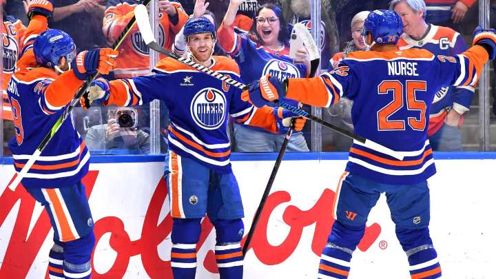 McDavid puts Oilers on notice with 2-year, $25 million contract