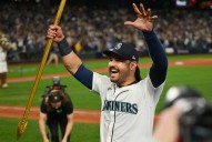 Deadspin | Mariners on brink of history in ALCS Game 6 at Blue Jays
