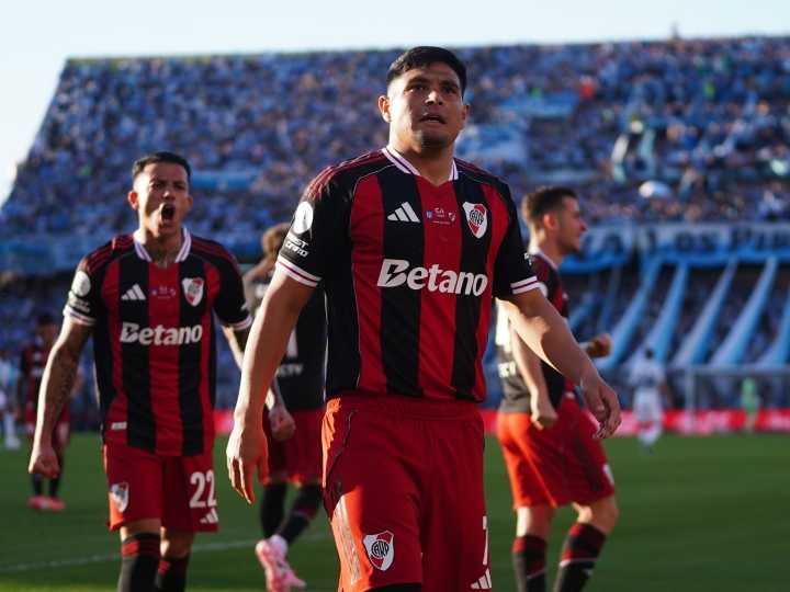 Maxi Salas hizo la diferencia para River y cumplió con la ley del ex ante Racing: el héroe de una película con final caliente