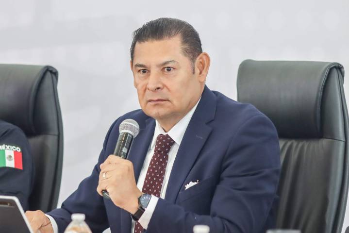 Armenta defiende visita de Sheinbaum a la Sierra Norte de Puebla; acusa a Alazraki de “calumniador”