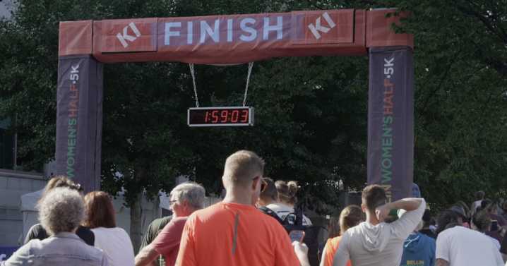 Hundreds participate in Bellin Health Women's Half-Marathon and 5K in Green Bay