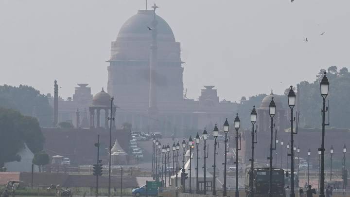 Aircraft takes off from Kanpur for first cloud-seeding trial in Delhi; exercise likely in Burari