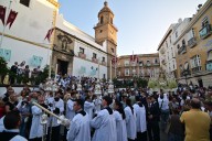 Intensa jornada y procesión multitudinaria en la ciudad del Rosario