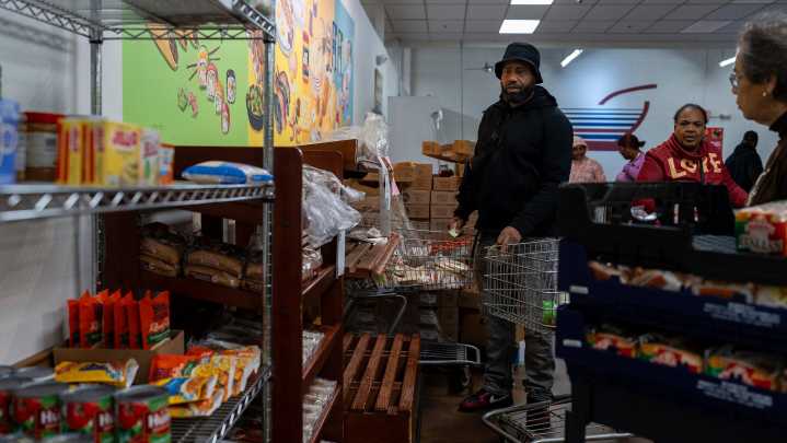Michiganders, food banks brace looming SNAP food stamp pause