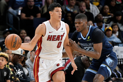 Bam Adebayo anota 24 puntos y Heat apalea a Grizzlies por 146