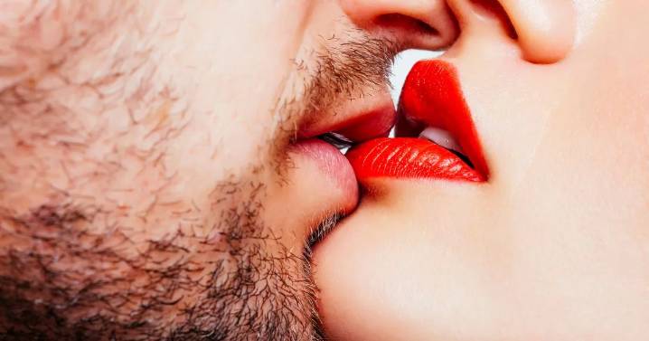 Horny couple sentenced for 'excessively kissing' on flight and ignoring pleas to stop