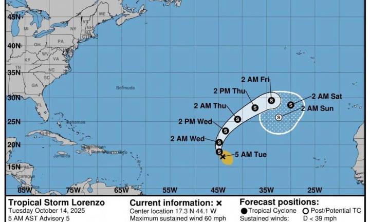 Tormenta Lorenzo avanza desorganizada sobre el Atlántico central sin representar amenaza